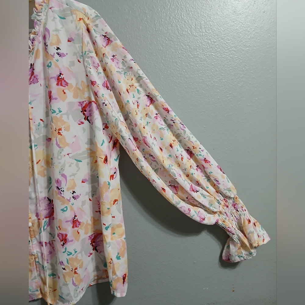 Floral Women's Top - Picture 5 of 9
